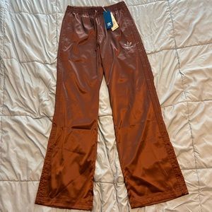 Wide leg Adidas Sweat pants